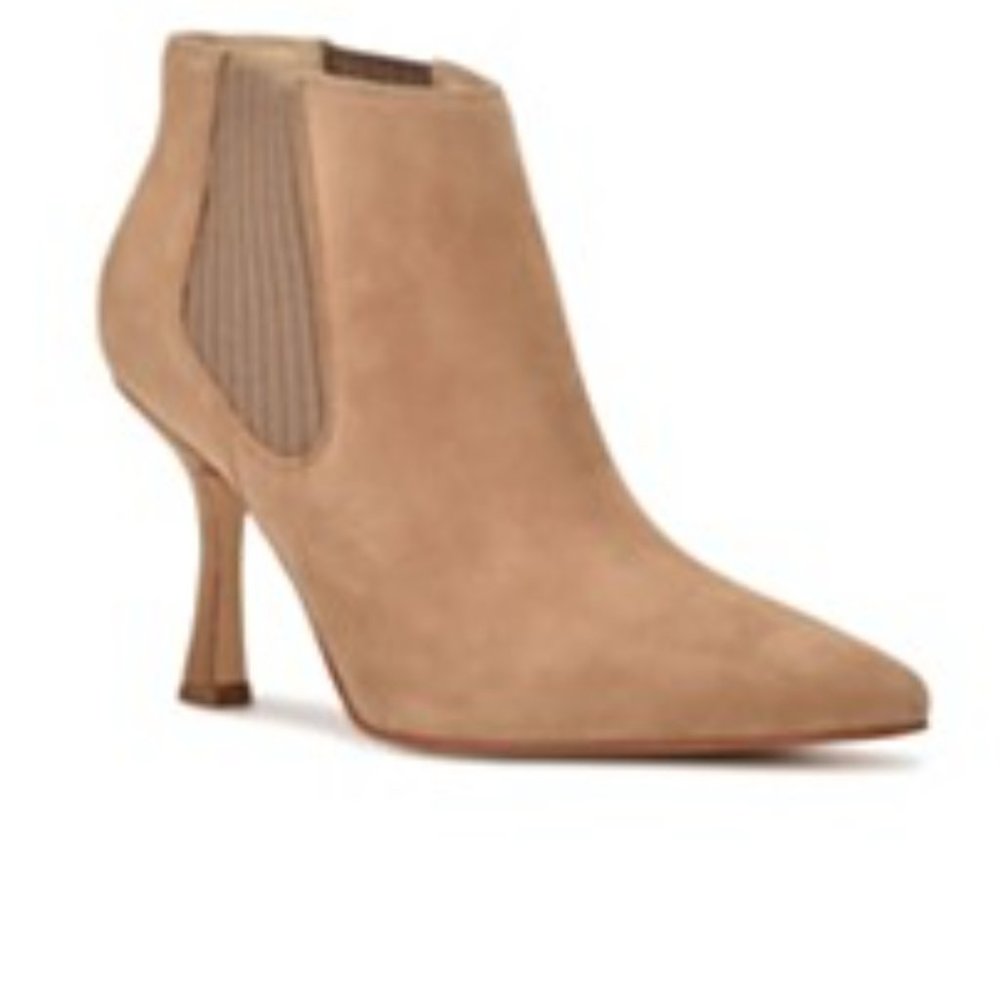 NWT Nine West Light Natural Suede Sofia Booties